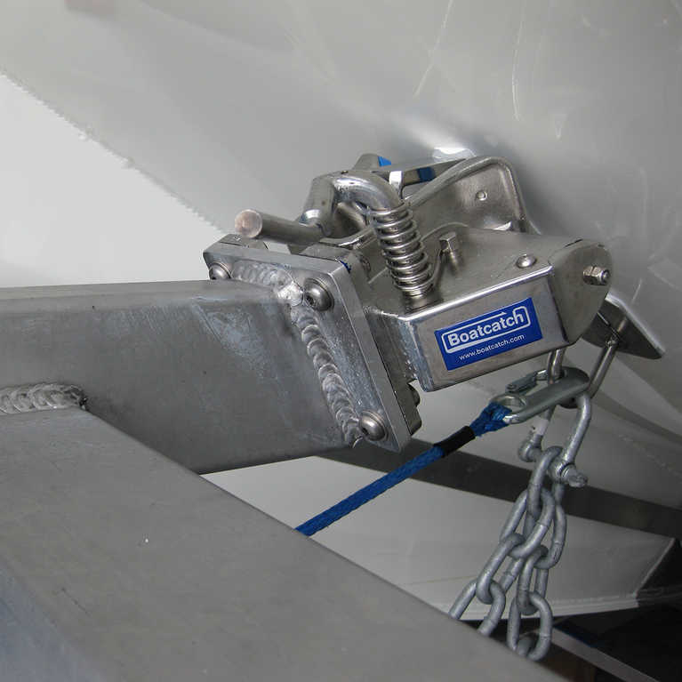 Boatcatch on multi-hull boat
