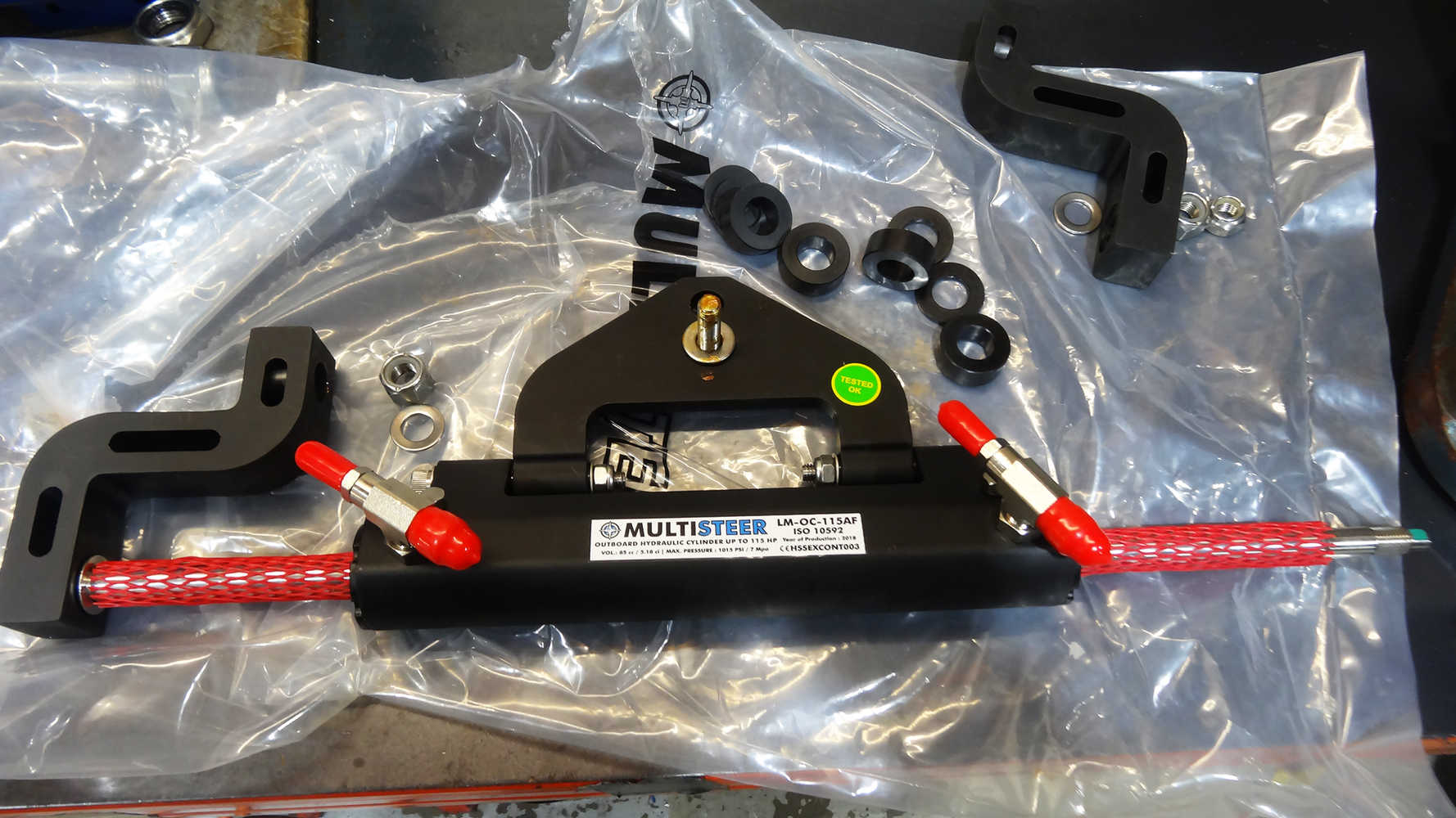 Multisteer outboard hydraulic cylinder up to 115 HP