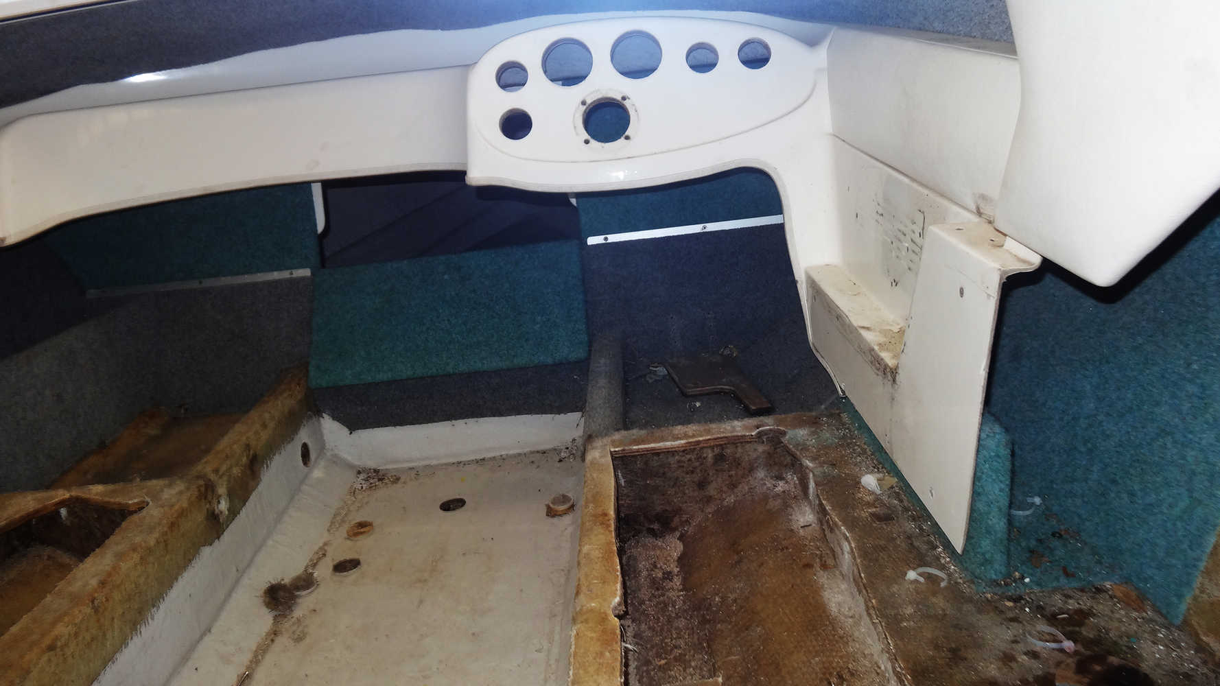 Haines Signature 1900S, part floor cut away