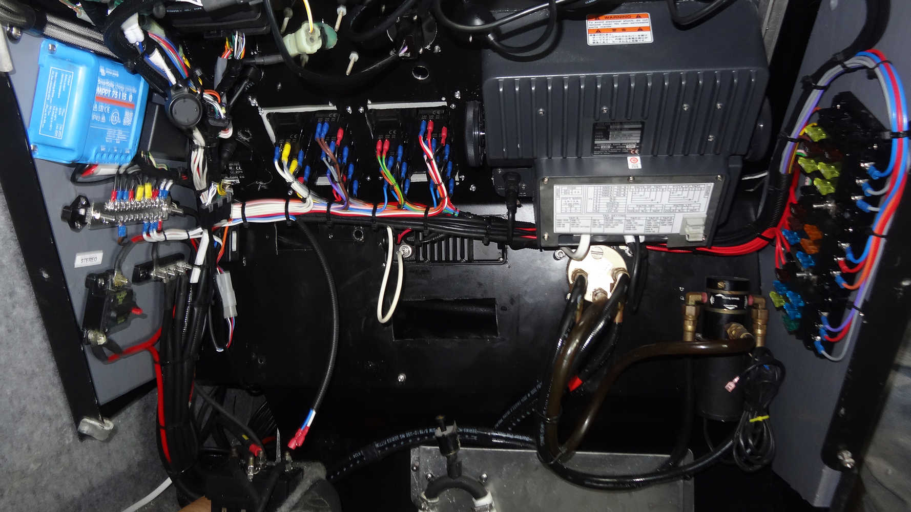 Stabicraft 2400, behind dash (after)