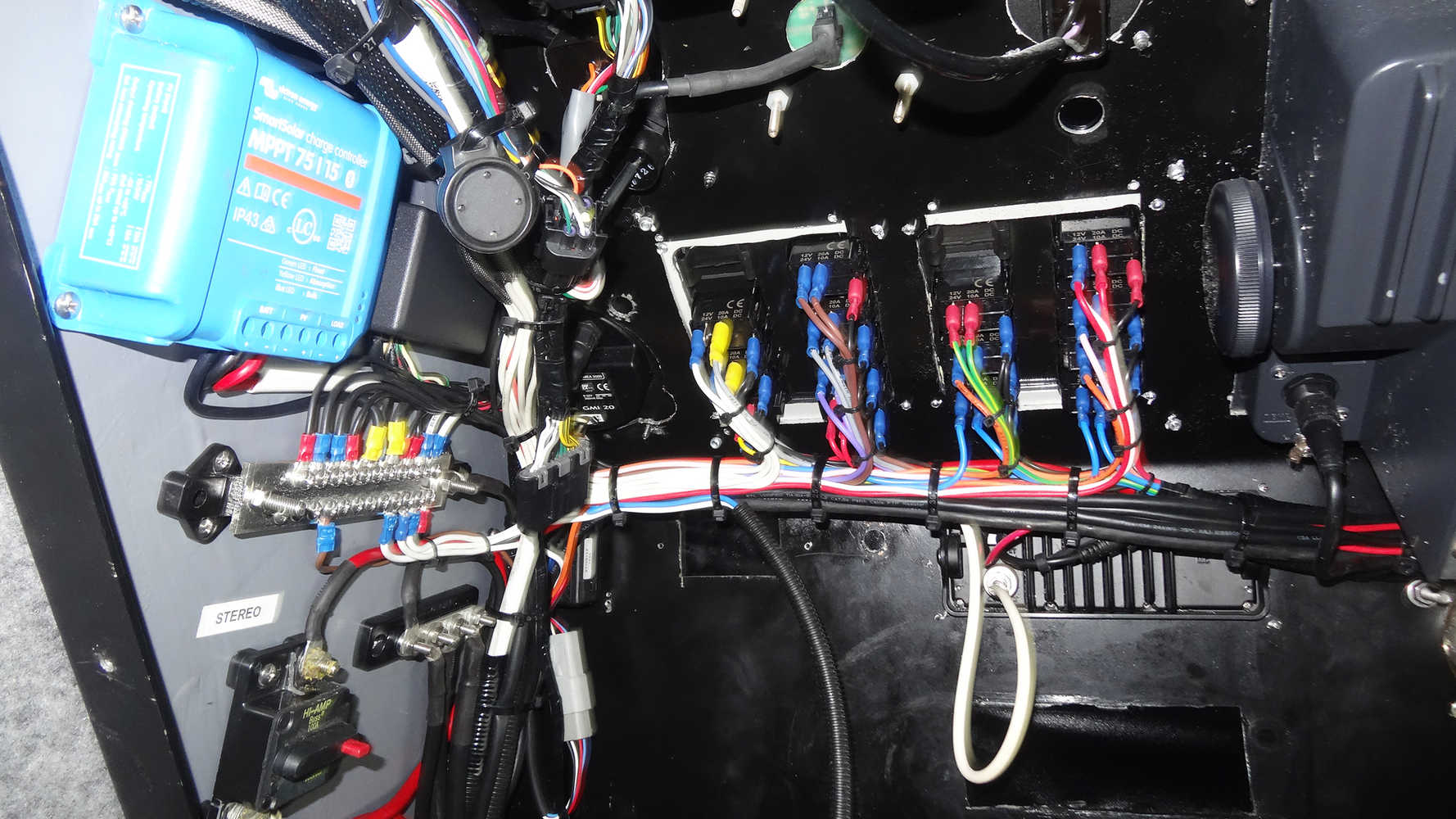 Stabicraft 2400, behind dash (after)