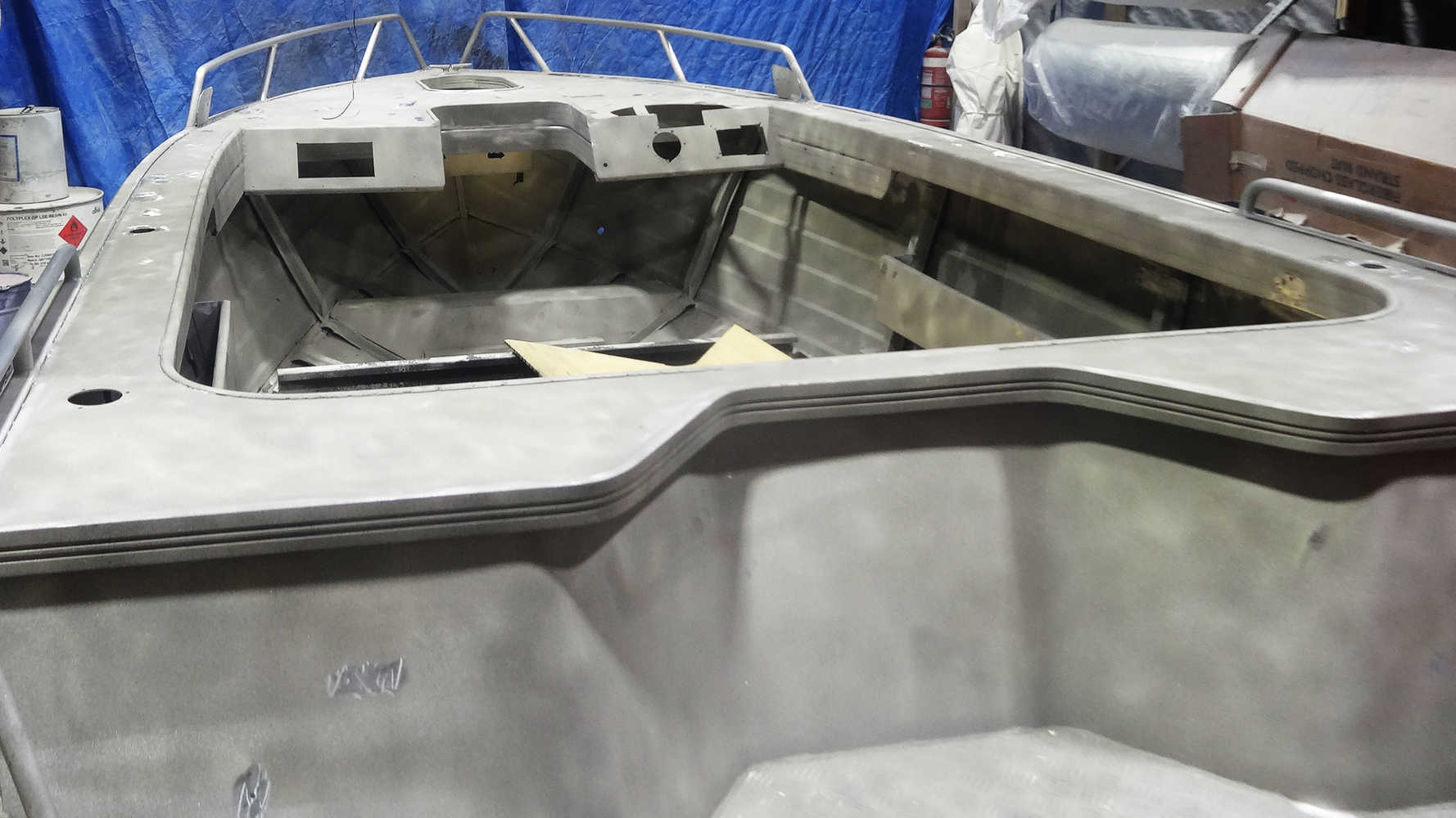 Stacer 460 SunMaster, hull, prepare for paint