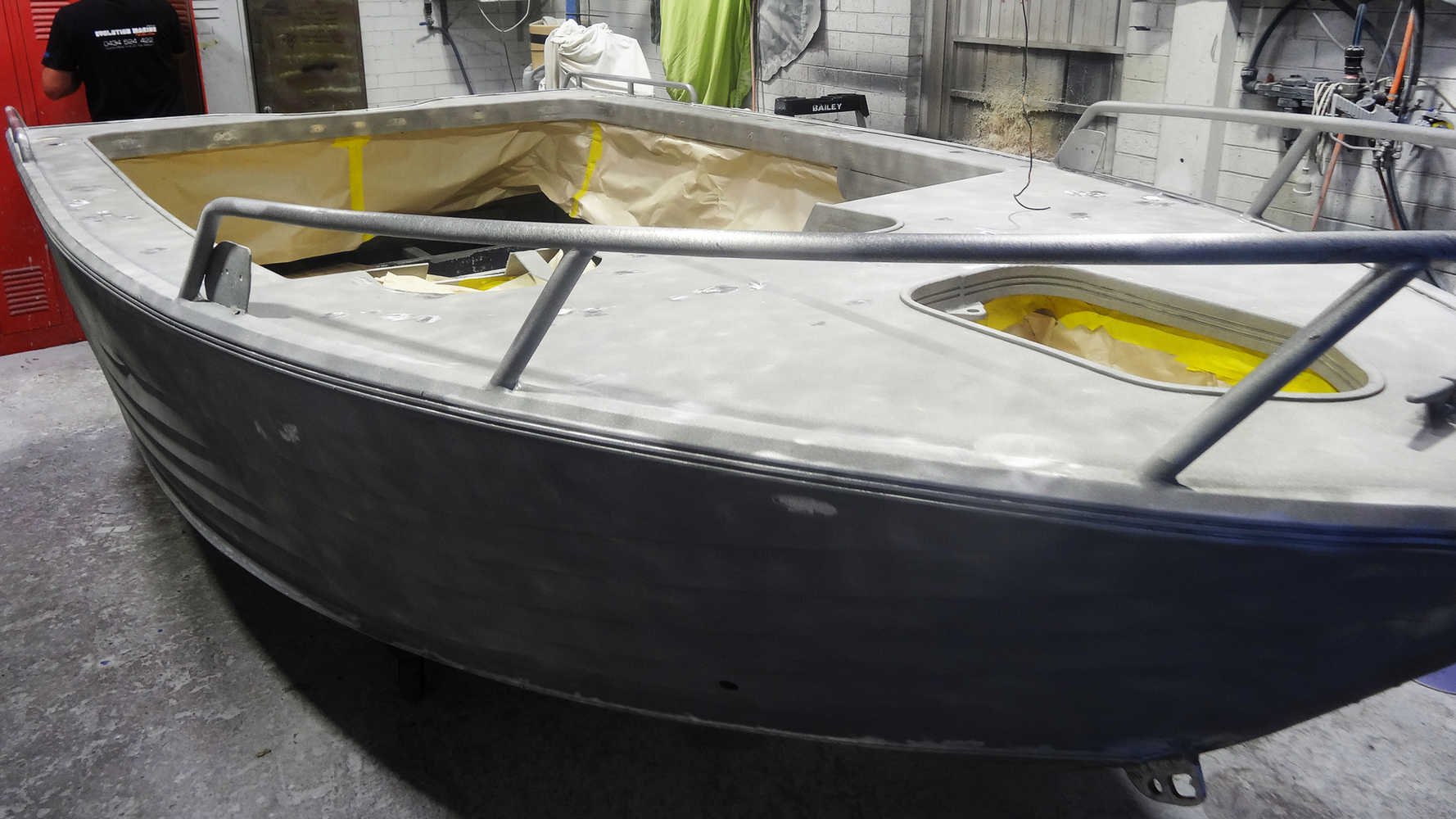 Stacer 460 SunMaster, hull, mask for paint